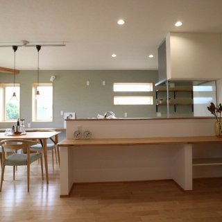 『近居』する暮らしやすい「 TAKANOSUの平屋＋α 」