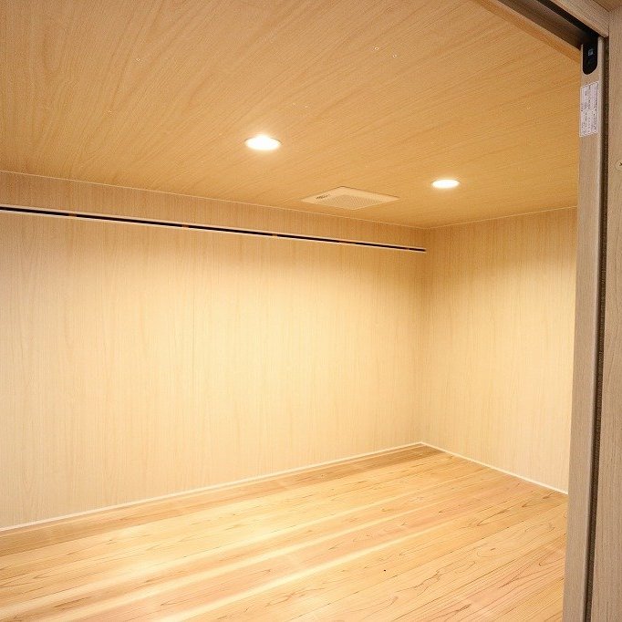 物選ばず仕舞える小屋裏収納(ここも快適)