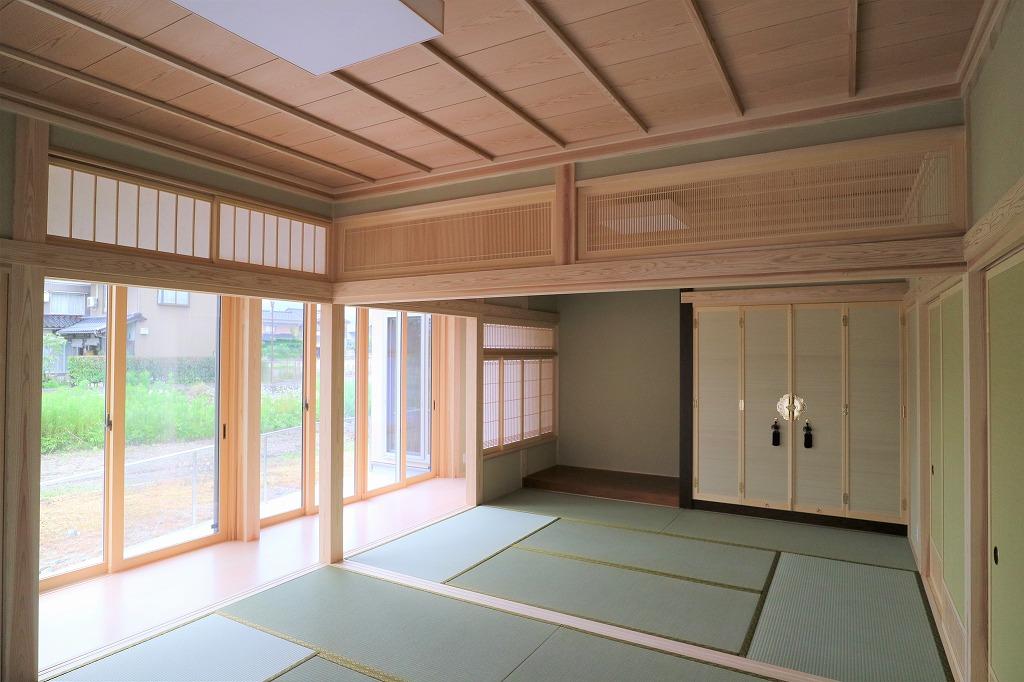 二間続きの和室に落ち着きを感じる家 新築施工例 自然素材と外張り断熱の快適一戸建て注文住宅 タカノス建工 富山 二間続きの和室に落ち着きを感じる家 新築施工例 自然素材と外張り断熱の快適一戸建て注文住宅 タカノス建工 富山