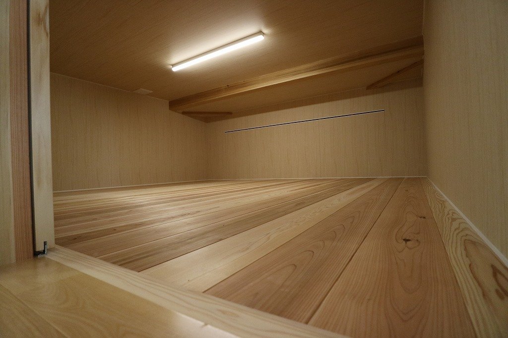 蔵本邸小屋裏収納IMG_2300.jpg